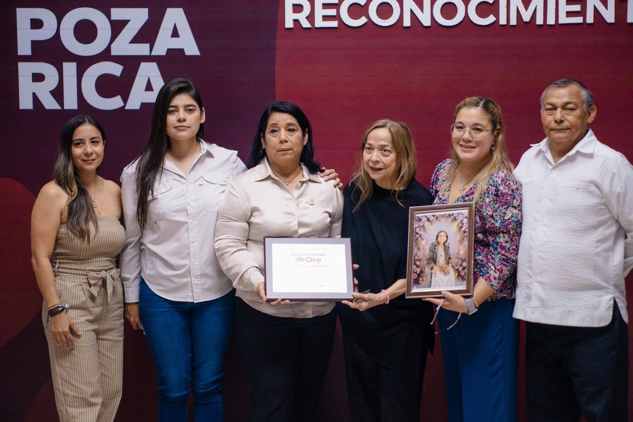 UN HOMENAJE A LAS Y LOS PIONEROS DE POZA RICA “RECONOCIMIENTO DE ORO”, POR PARTE DEL SISTEMA DIF MUNICIPAL Y EL GOBIERNO DE POZA RICA